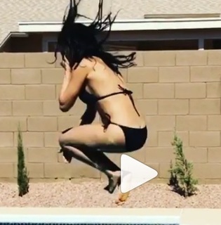 Alyssa Diaz feet photo thumbnail