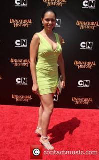 Alyssa Diaz feet photo thumbnail