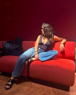 Alyssa Diaz feet photo thumbnail