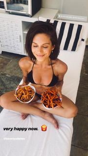 Alyssa Lynch feet photo 3