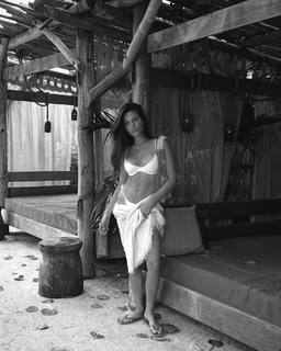 Alyssa Lynch feet photo 15