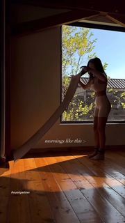Alyssa Lynch feet photo 4