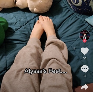 Alyssa McKay feet photo 17
