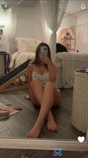 Alyssa McKay feet photo 9