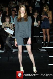 Alyssa Sutherland feet photo thumbnail