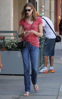 Alyssa Sutherland feet photo thumbnail