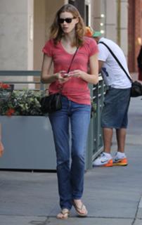 Alyssa Sutherland feet photo thumbnail