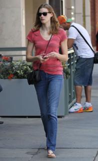 Alyssa Sutherland feet photo thumbnail
