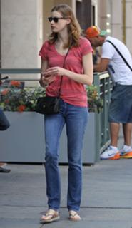 Alyssa Sutherland feet photo thumbnail