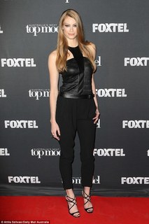 Alyssa Sutherland feet photo thumbnail