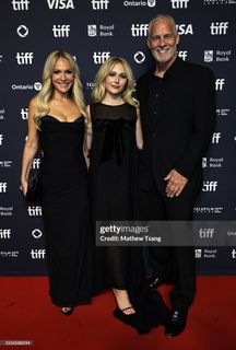Alyvia Alyn Lind feet photo 1