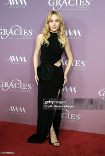 Alyvia Alyn Lind feet photo 1