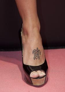 Amaia Salamanca feet photo 7