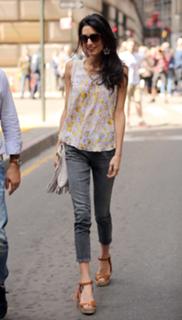 Amal Clooney feet photo thumbnail