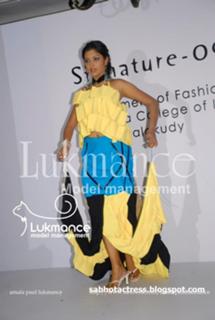 Amala Paul feet photo thumbnail