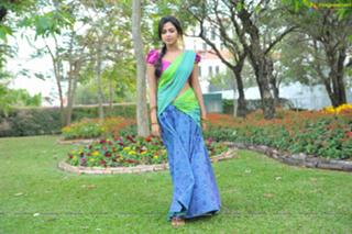 Amala Paul feet photo thumbnail
