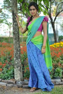 Amala Paul feet photo thumbnail