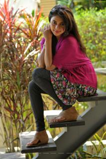 Amala Paul feet photo thumbnail