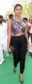 Amala Paul feet photo thumbnail