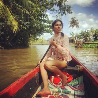Amala Paul feet photo thumbnail