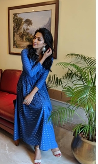 Amala Paul feet photo thumbnail