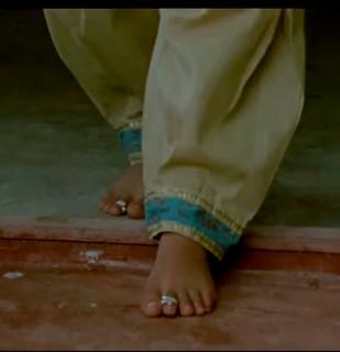 Amala Paul feet photo thumbnail