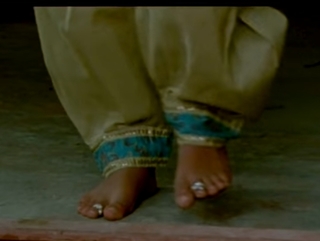 Amala Paul feet photo thumbnail