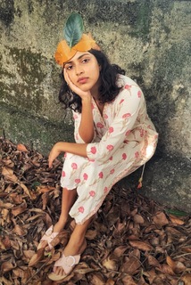 Amala Paul feet photo thumbnail