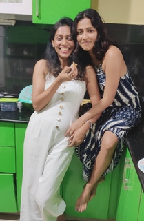 Amala Paul feet photo thumbnail