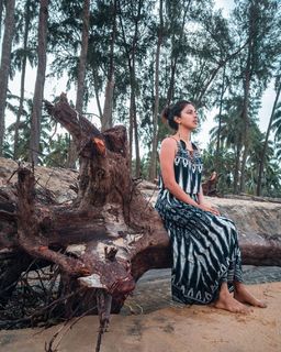 Amala Paul feet photo thumbnail