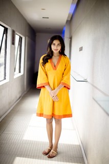 Amala Paul feet photo thumbnail