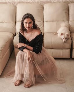 Amala Paul feet photo thumbnail
