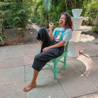 Amala Paul feet photo thumbnail