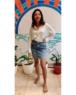 Amala Paul feet photo thumbnail
