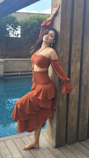 Amala Paul feet photo thumbnail