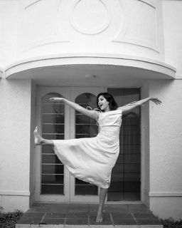 Amala Paul feet photo thumbnail
