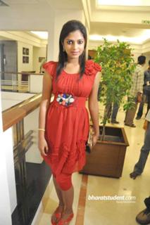 Amala Paul feet photo thumbnail