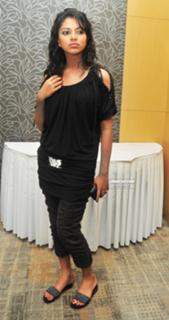 Amala Paul feet photo thumbnail