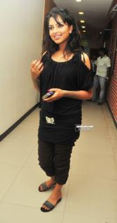 Amala Paul feet photo thumbnail
