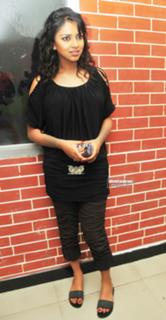 Amala Paul feet photo thumbnail