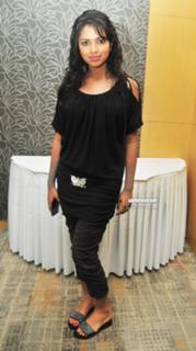 Amala Paul feet photo thumbnail