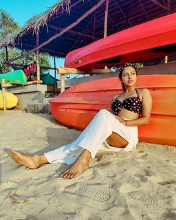 Amala Paul feet photo thumbnail