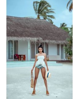 Amala Paul feet photo thumbnail