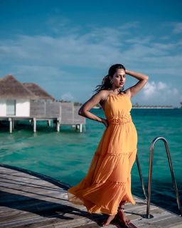 Amala Paul feet photo thumbnail