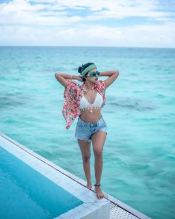 Amala Paul feet photo thumbnail