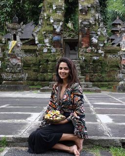 Amala Paul feet photo thumbnail