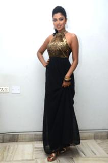 Amala Paul feet photo thumbnail