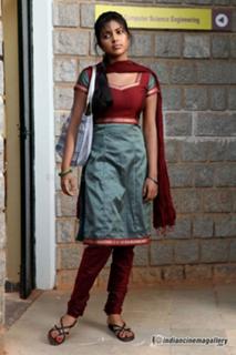 Amala Paul feet photo thumbnail
