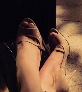 Amanda Abbington feet photo 2