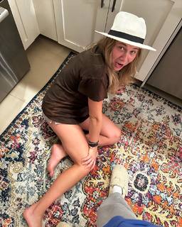 Amanda Anisimova feet photo thumbnail